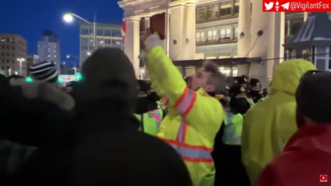 In Ottawa, Protesters Beg the Question, Why Are Police Doing the Bidding of Trudeau?