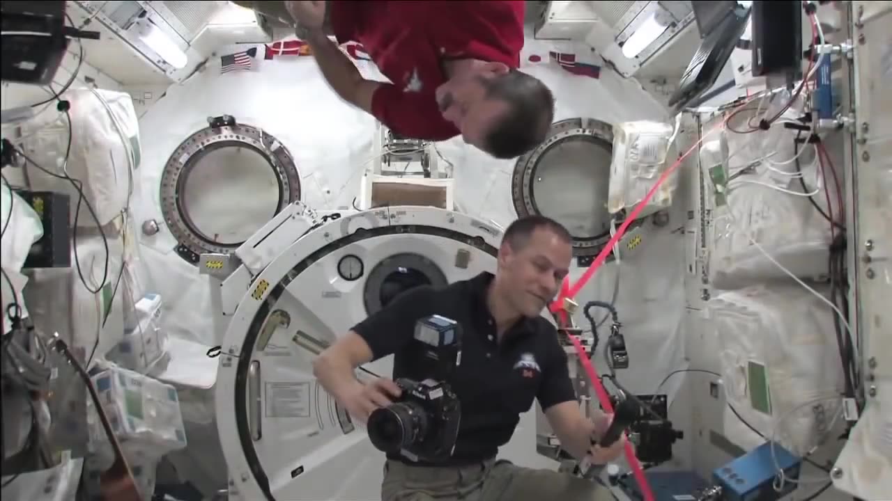 NASA FLY OUTSIDE SPACE STATION