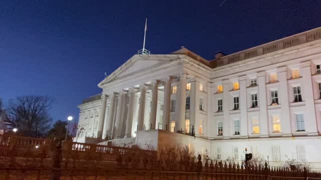 Around the White House is beautiful