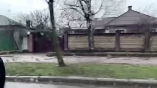 Ukrainian soldiers seen taking up position in Mariupol