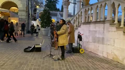 Don Raffae' - Artisti di strada cantano de André nella più bella piazza veneziana sulla terraferma