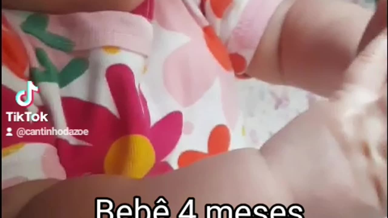 BEBÊ 4 MESES IMITANDO SOM