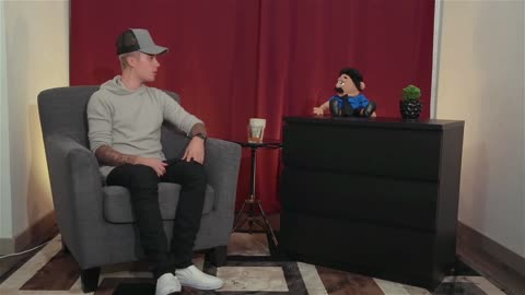 Funny Justin Bieber Interview|Awkard Puppets|