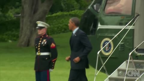 Obama forgot to salute😱😱