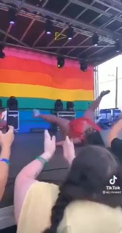 The obese and the beautiful this should be your new year resolution. 🤮🤮🤮🤮🤮🥵😳🤷🏻‍♂️🤣