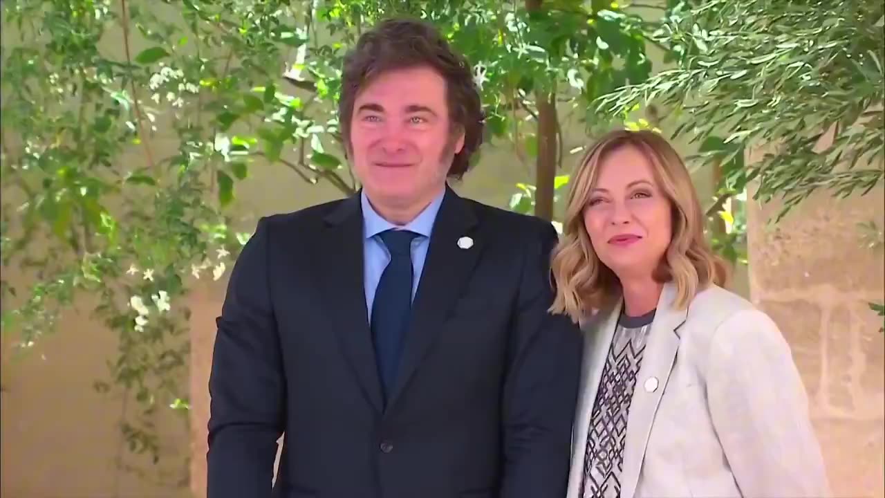 President Javier Milei is already in Italy and greeted Giorgia Meloni at the G7 summit