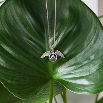 Celebrate Sobriety This Christmas with Meaningful Jewelry