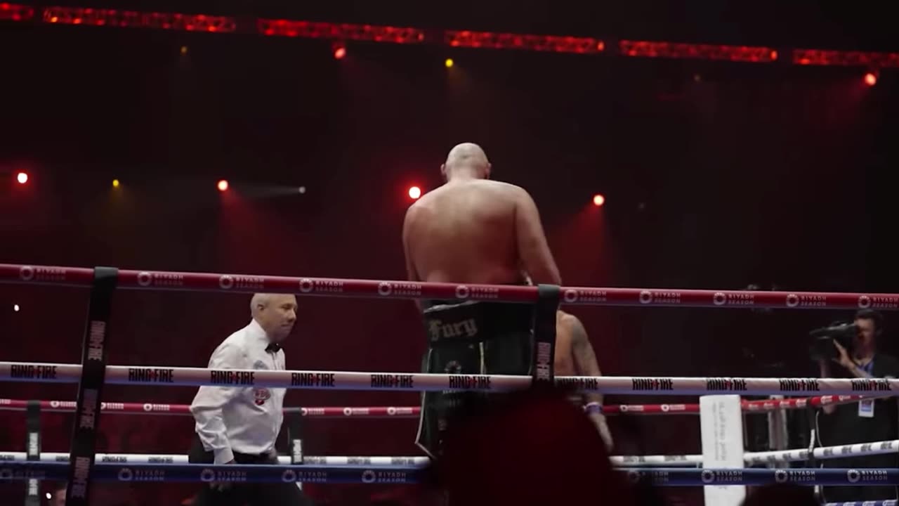 tyson fury vs usyk gets punch around the ring knock out