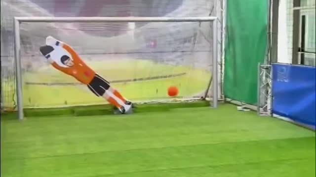 I won against Messi 🤷♀️⚽️