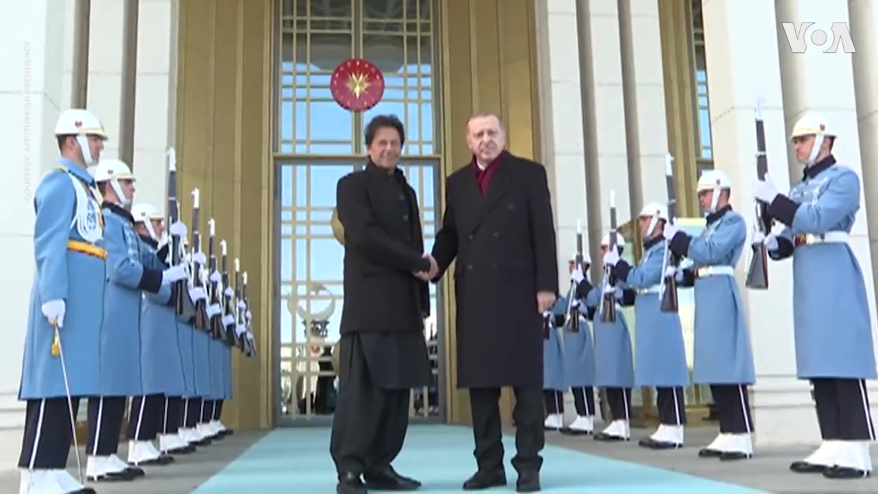 Pakistan's Imran Khan Meets with Turkey's Erdogan