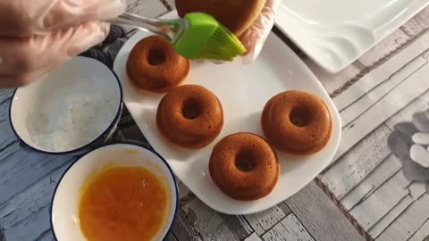 If you have one egg, flour and milk, make these delicious donut cake