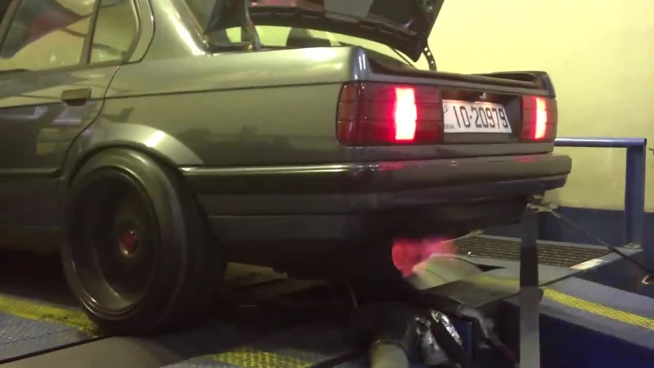 BMW E30 M50 Turbo - Anti Lag Flame Thrower 820WHP @ 1.9BAR on Ethanol E100