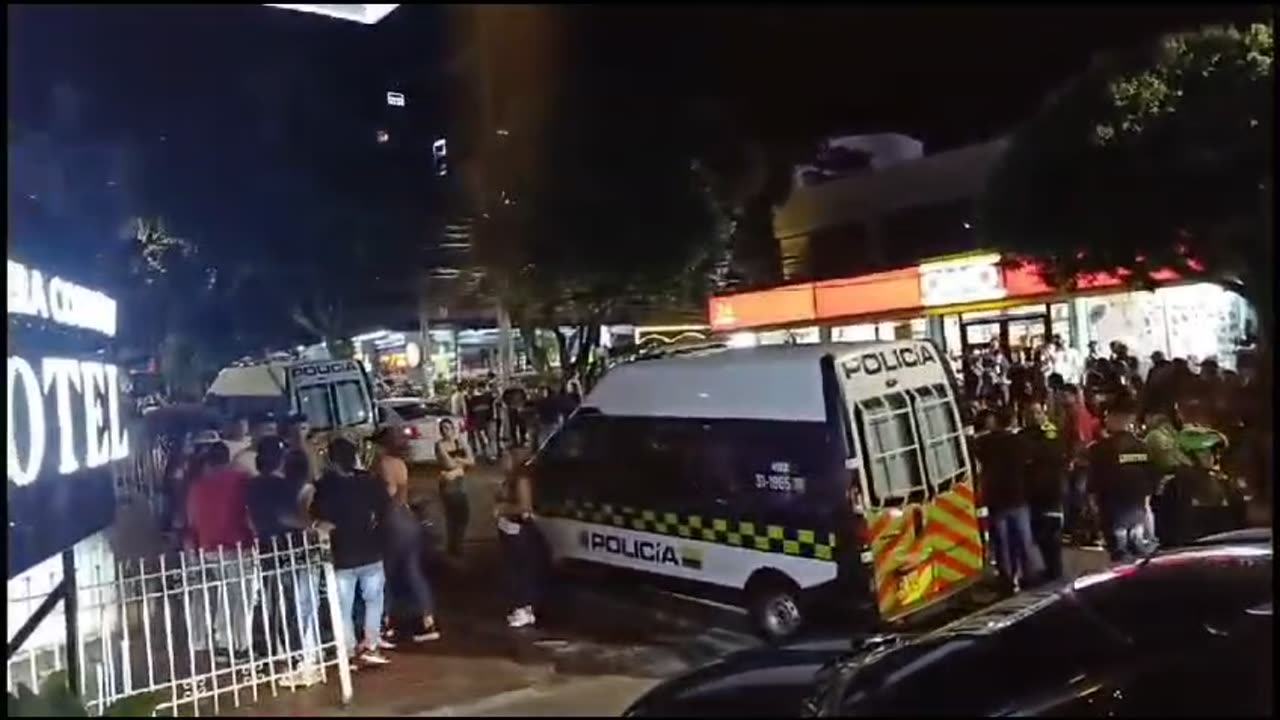 Pelea en las afueras de Cuadra Play en Cabecera, Bucaramanga