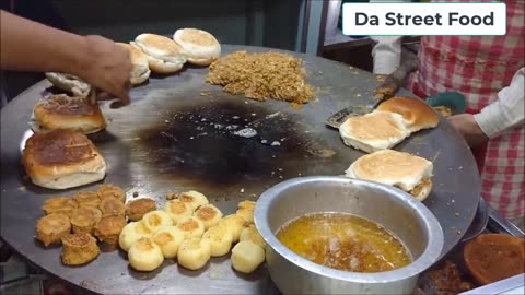 Famous Egg Pav Bhaji of India's famous Street food - Eggs Bun Kabab at Food street