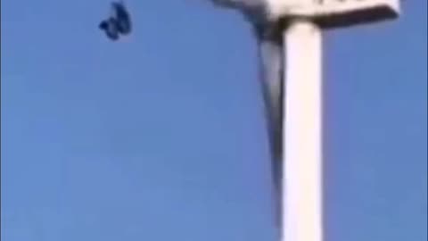 Man hits windmill while paragliding 😳