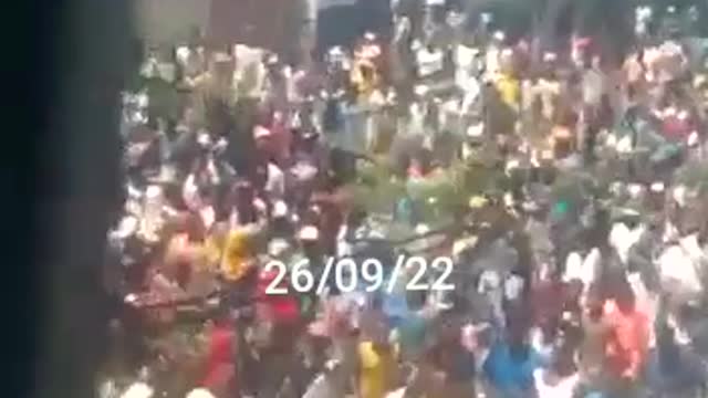 MASSIVE crowds protest gang violence - Haiti