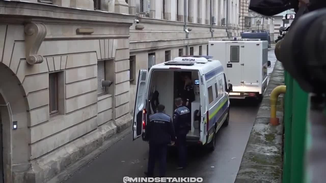 Andrew Tate and his brother arrive at court this morning.