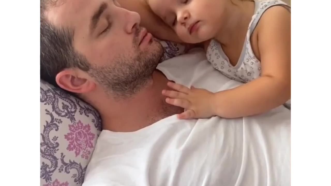 Cute little girl sleeping with daddy 💖