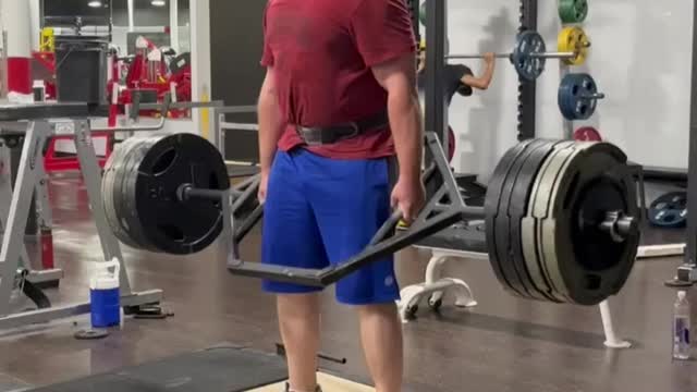 Low Hex Bar Deadlift 620 Pounds!