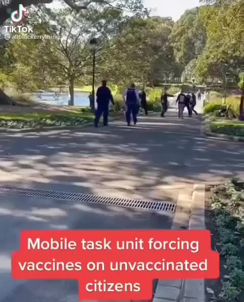 Police Attack Unarmed Australians, Allegedly Forcibly Vaccinating People