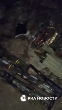 The Russian military showed the captured trophies during the battles with the Khokhols .