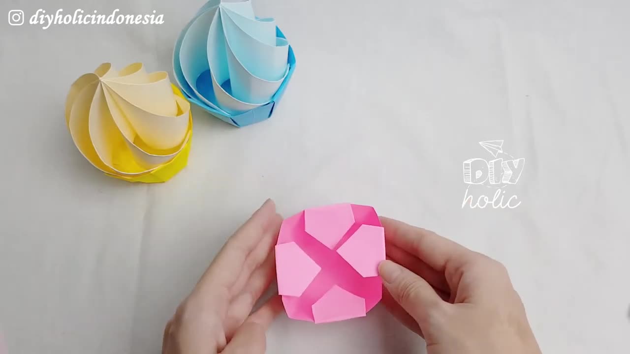 EASY ORIGAMI CUPCAKE