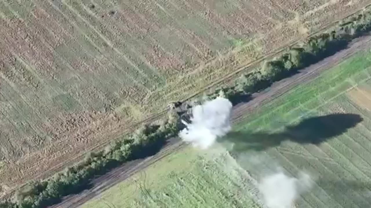 The Ukrainian crew on the T-64BV is point-blank destroying the Russian T-72B3