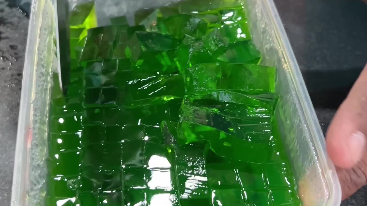 Satisfying Jelly Cutting