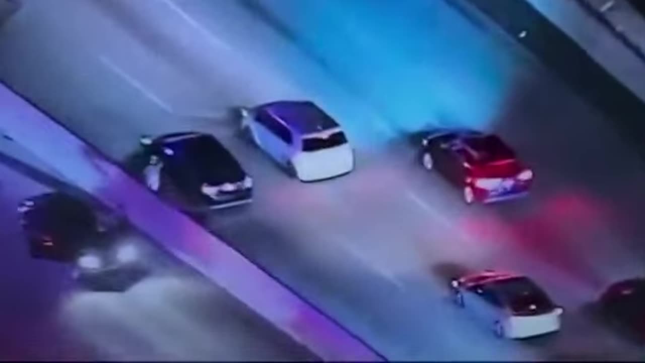 Crook jumps off bridge trying to escape