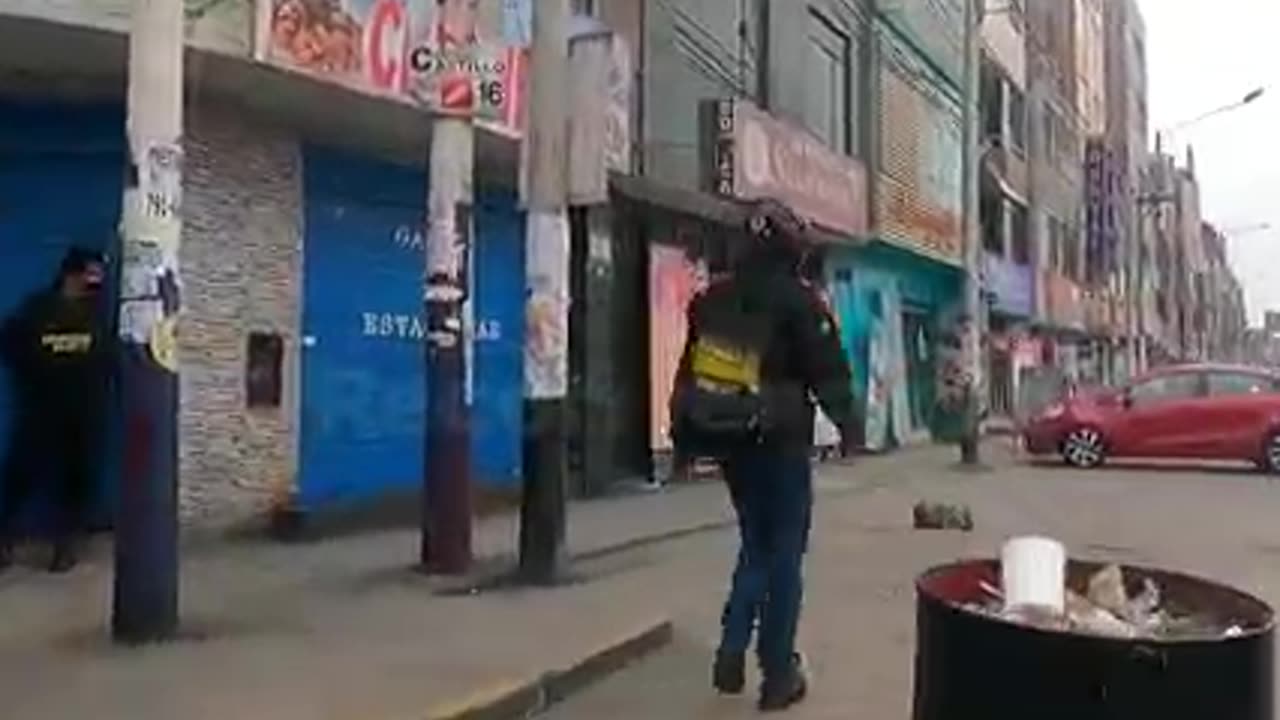 Travel around in the city of Peru ! Daytime life in downtown Peru