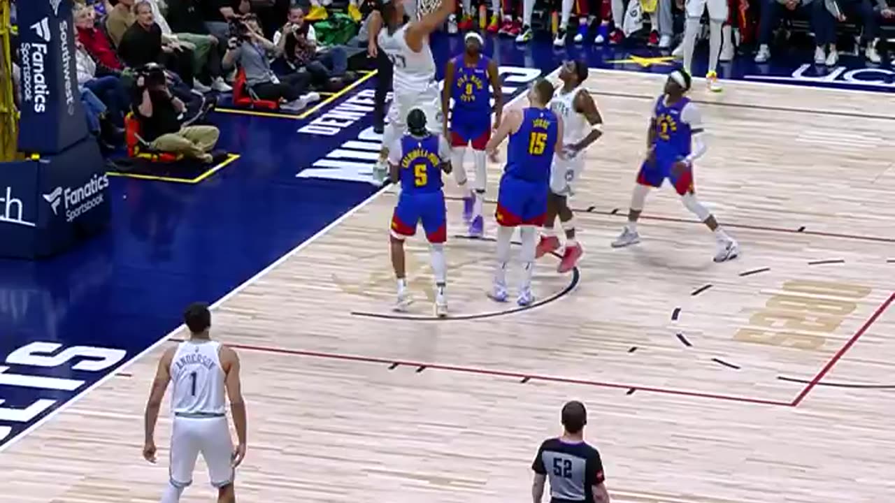 Edwards to Gobert! Monster Lob Extends Wolves' Lead