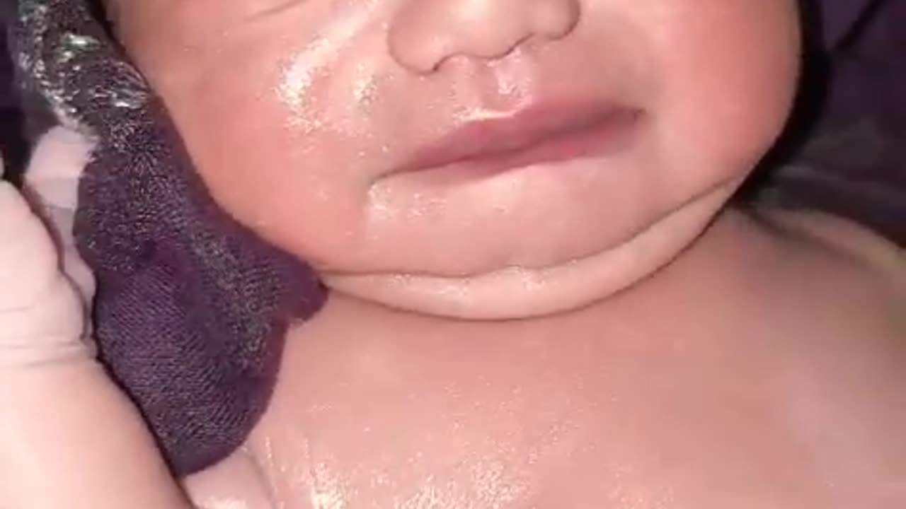 Cleaning process of new born baby after birth cry hard 😱😭