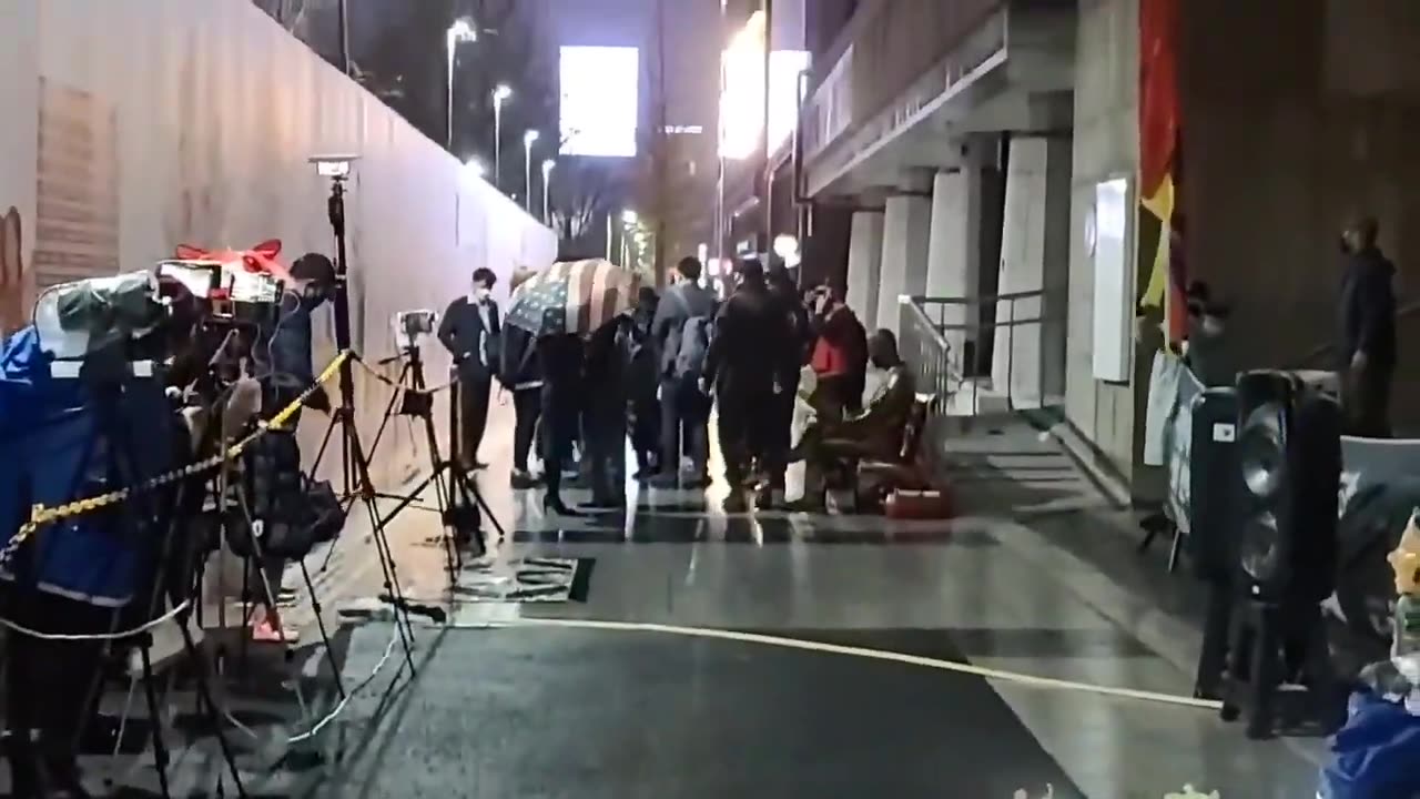 20210408_V3_S03(ljjTGtQ9wKk)문화제 마무리 중 돌발상황 발생! 광화문 세종문화회관 앞