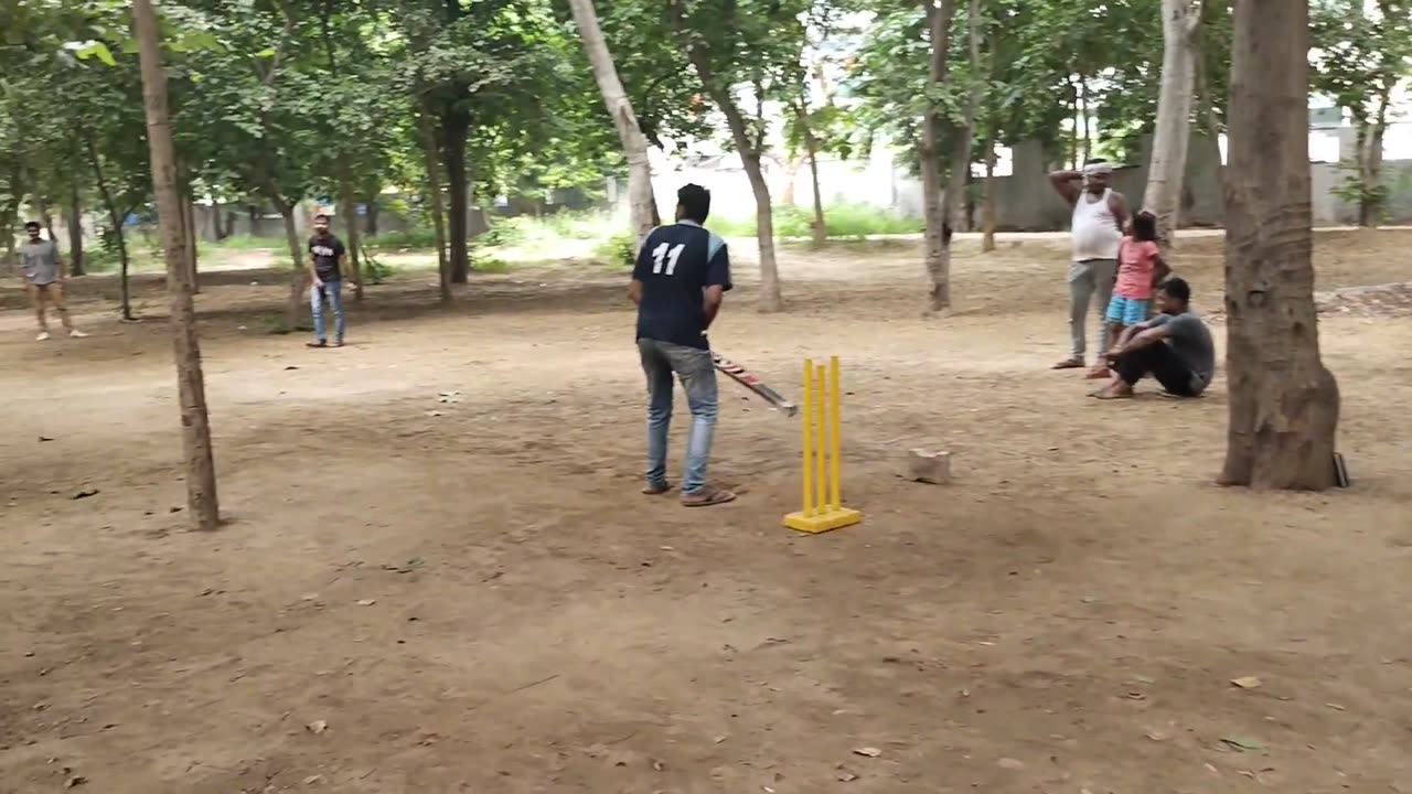 gully cricket match played in afternoon