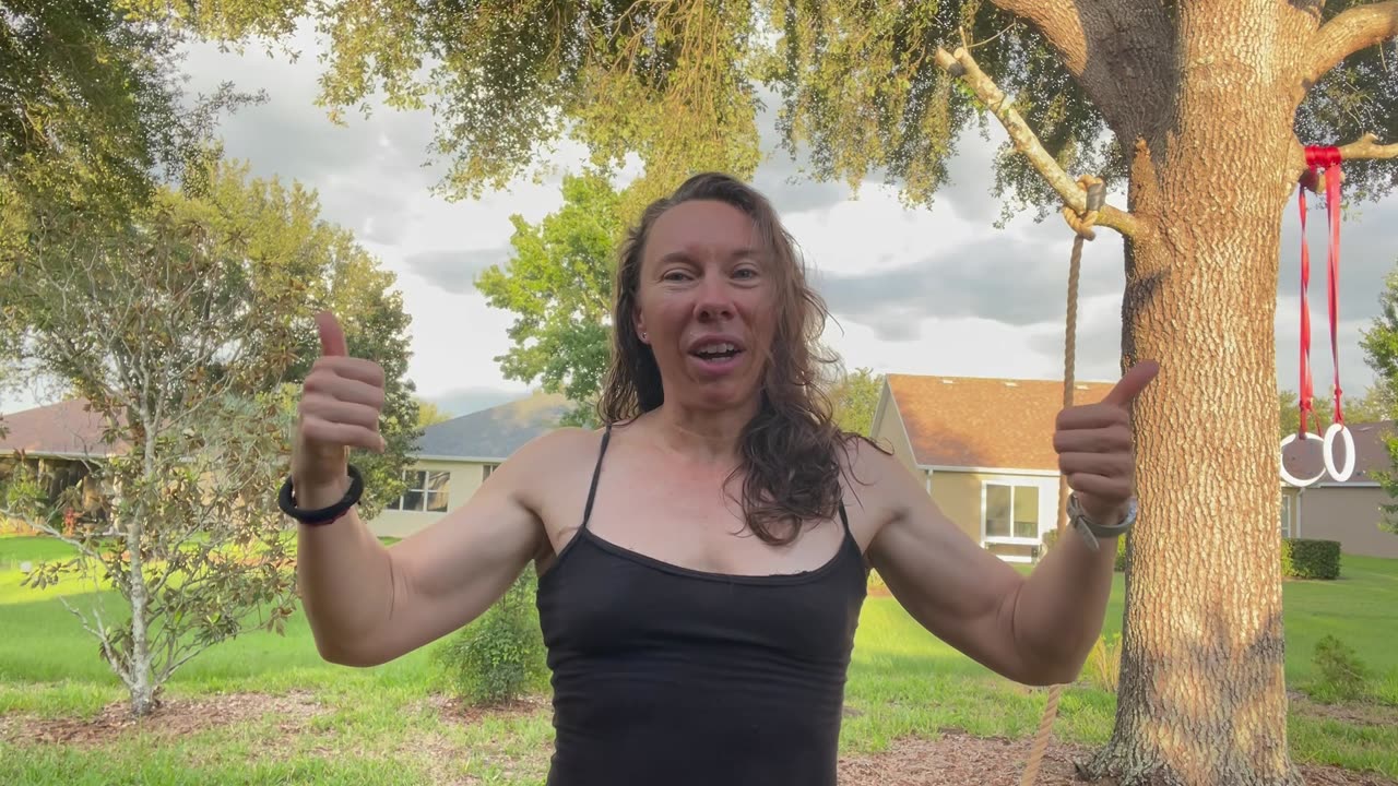 Muscle Woman’s Single Leg Arm Ab Rope Hold Challenge