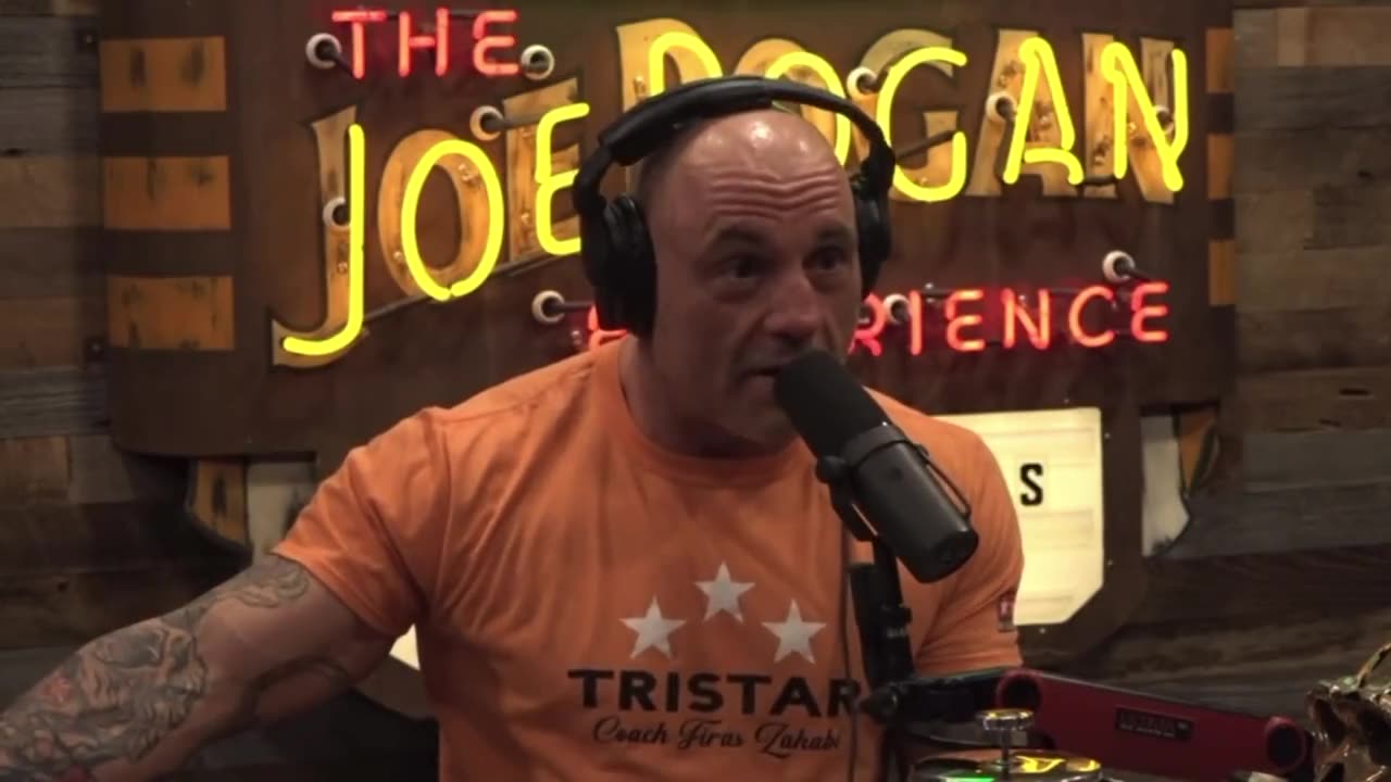 JoeRogan : It's 'F*cking Wild' That We Follow Bill Gates' Advice on Matters of Public Health