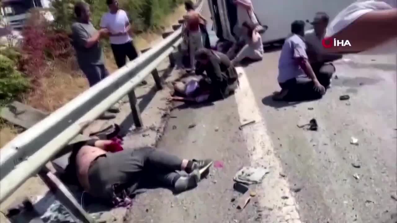 WARNING: GRAPHIC CONTENT – At least 32 killed in Turkey in separate crashes