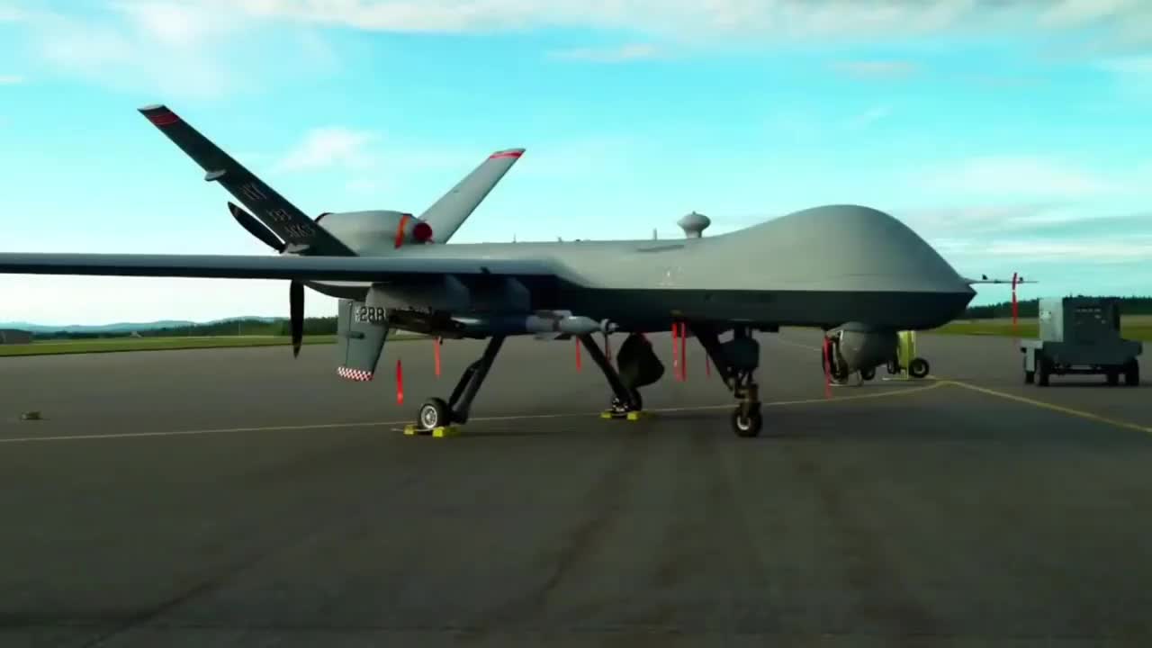 Elon Musk SENT This AI-Guided Suicide Drone To Help Ukraine Defeat Russia!