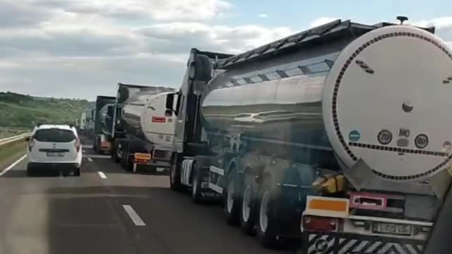 Hranice Rumunska a Moldavska - z Ukrajiny se vyváží ve velkém obilí i další komodity