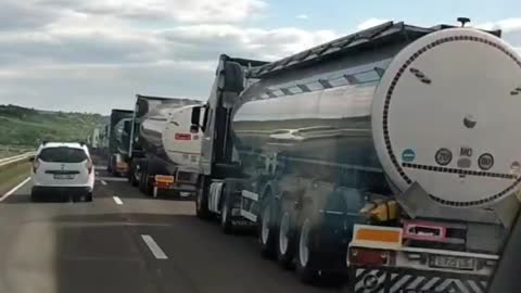 Hranice Rumunska a Moldavska - z Ukrajiny se vyváží ve velkém obilí i další komodity