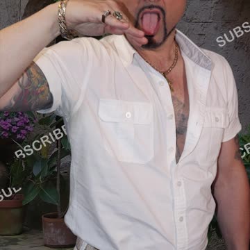 Italian hand gestures! This one means "It's too hot"