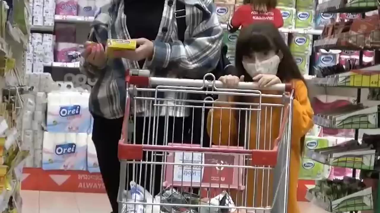 🔥STEALING PEOPLES GROCERIES - PRANK 😲