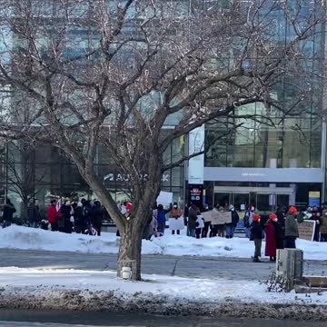 Counter protesters yell "go home Karen" outside Toronto hospital
