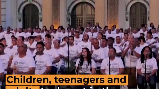Venezuelan musicians create world’s biggest ever folk band
