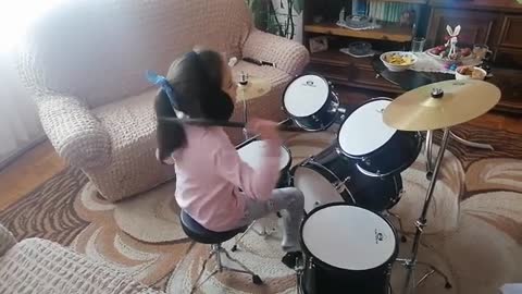 Drum lesson - Nirvana ( 8 year old drummer )