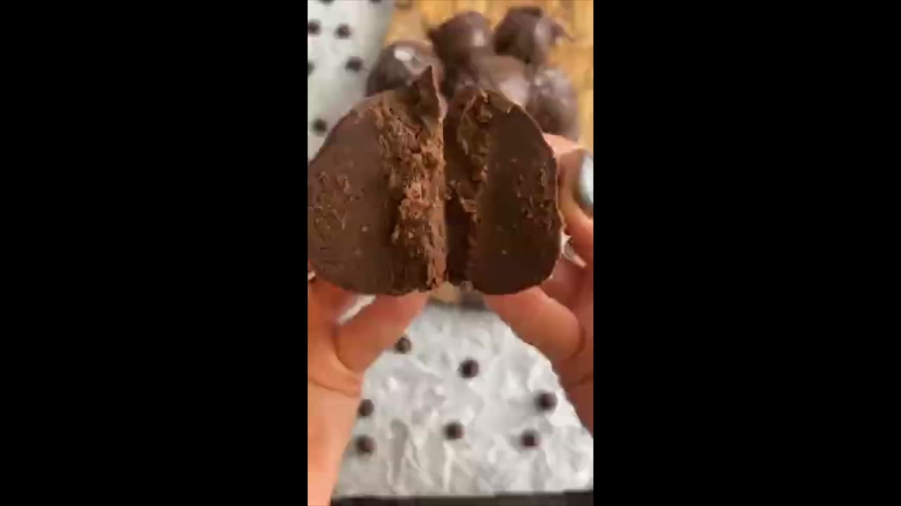 Keto Chocolate Peanut Butter Truffles