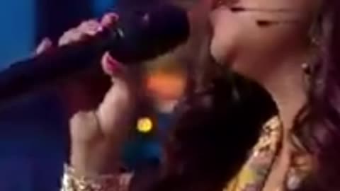 Neha kakkar singing The kapil sharma comedy show