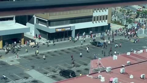 Looting and Chaos in Port Moresby Amidst Police Pay Strike in Papua New Guinea