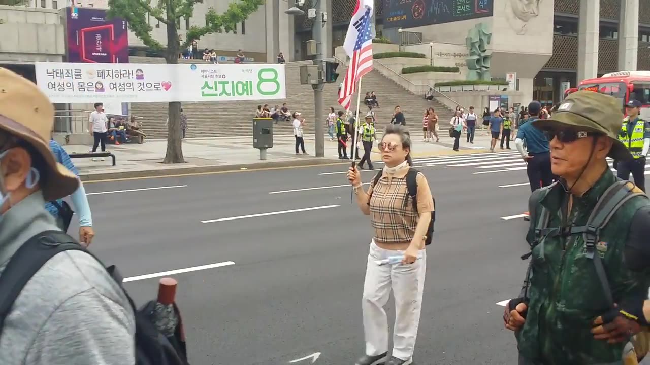 20180610_V3_S07(XGv7hwW8zDI)국본(대한문) 광화문광장 행진 전체 모습