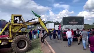 Brazil: Bolsonaro urges protesters to lift blockades